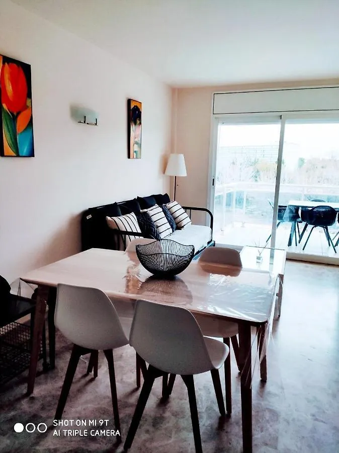 Appartement APPART STANDING 2 chambres 2SDB clim PISCINE PARKING WIFI TERRASSE 21m2 LOCAL VELO Port-Aventura, plage, centre Salou