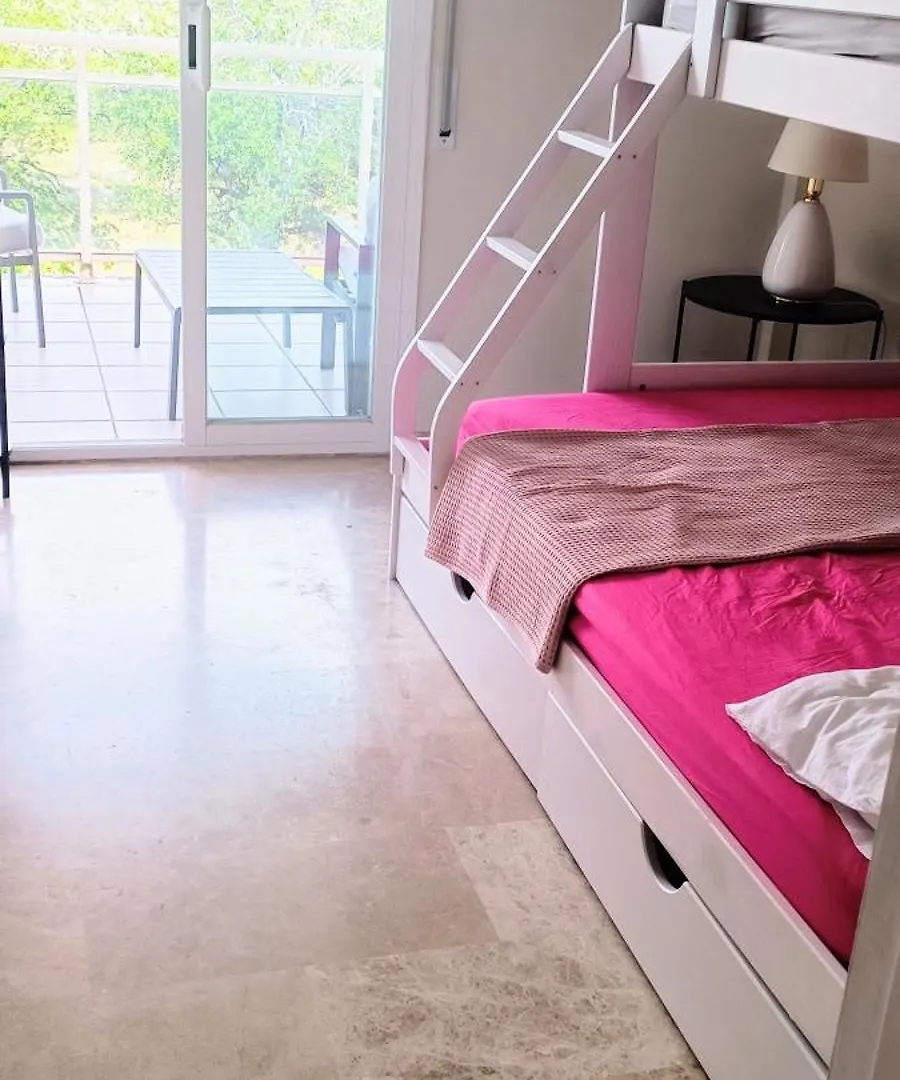 APPART STANDING 2 chambres 2SDB clim PISCINE PARKING WIFI TERRASSE 21m2 LOCAL VELO Port-Aventura, plage, centre Salou Espagne